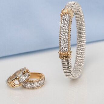 For those who live to shine, our matching diamond sets bring brilliance to every day. These pieces 