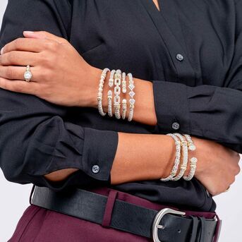 Accessories that complement your elevated style, no matter where the day takes you. 

VAHANJewelry 